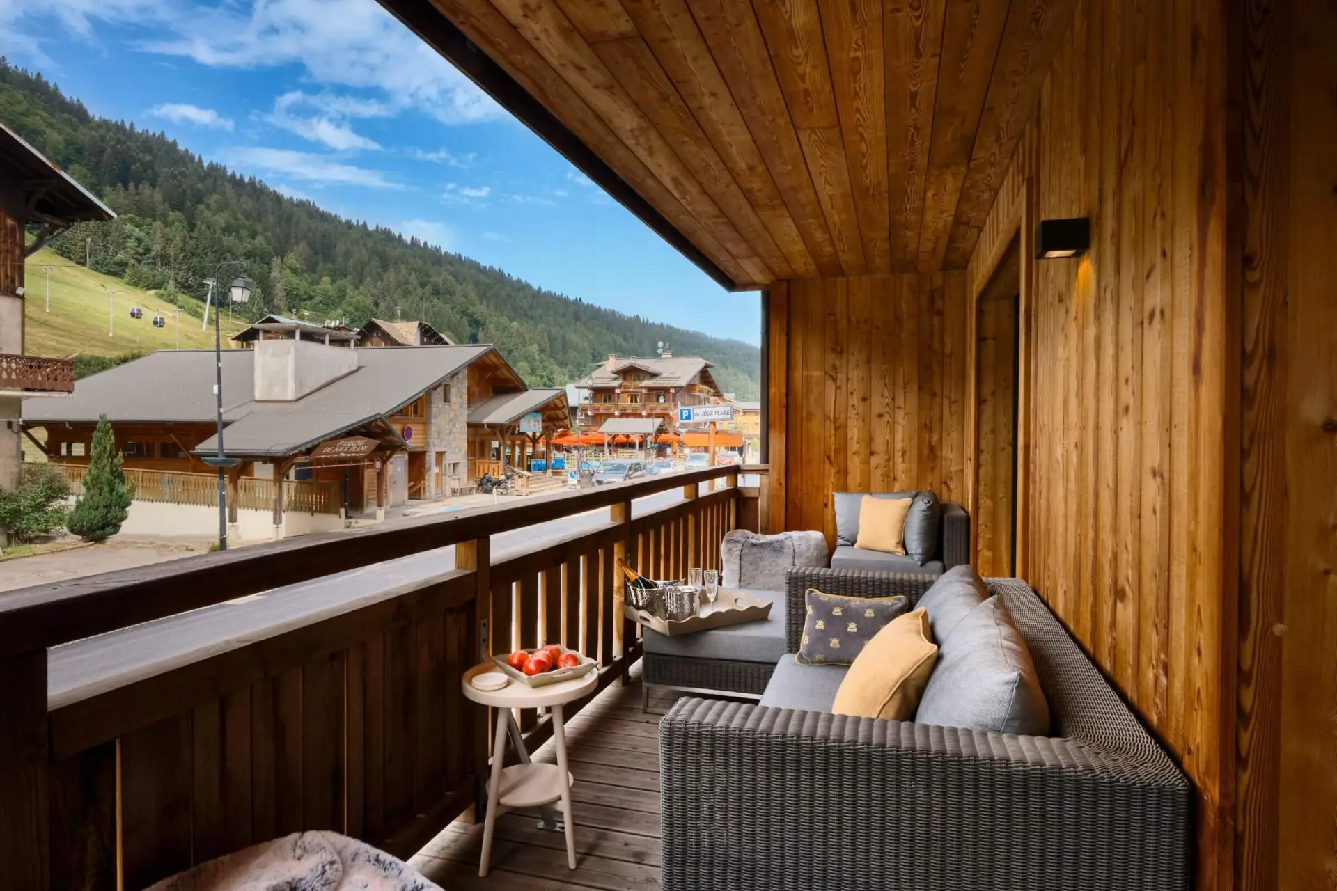Les Abeilles, Morzine