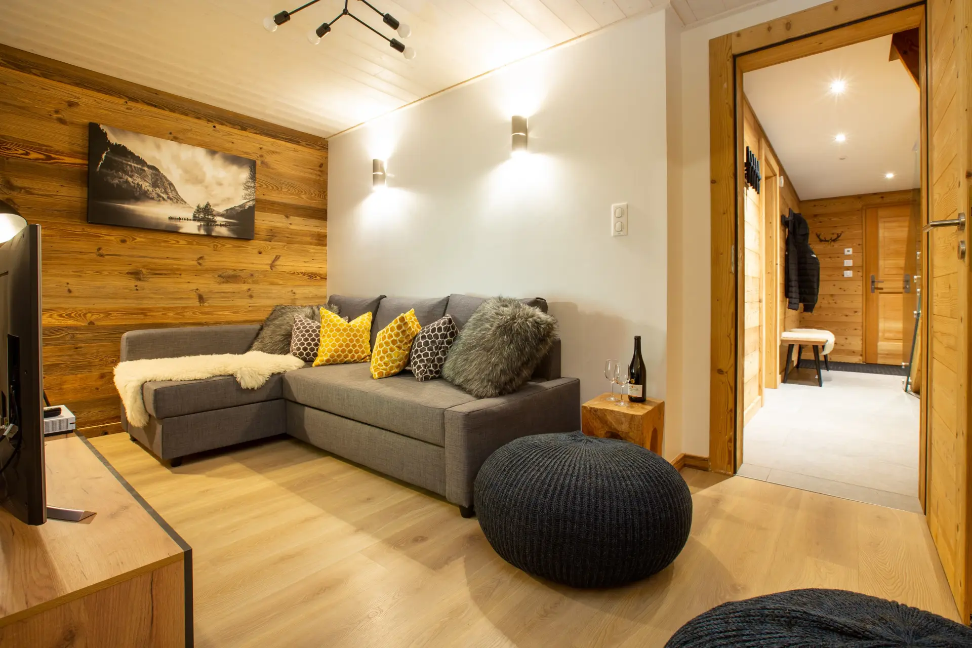 MM Petit Chalet Robin Outside And Living 30