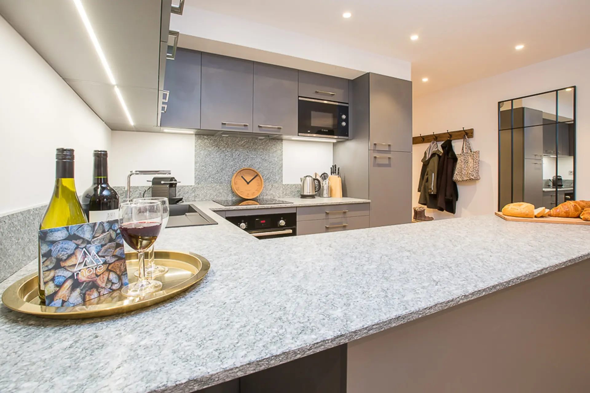 MM Carlina Apt Small 37