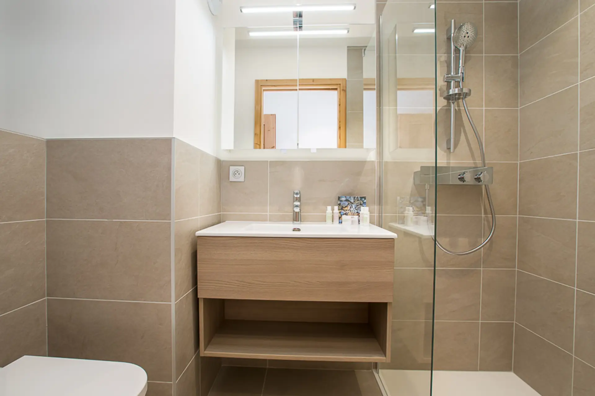 MM Carlina Apt Small 2