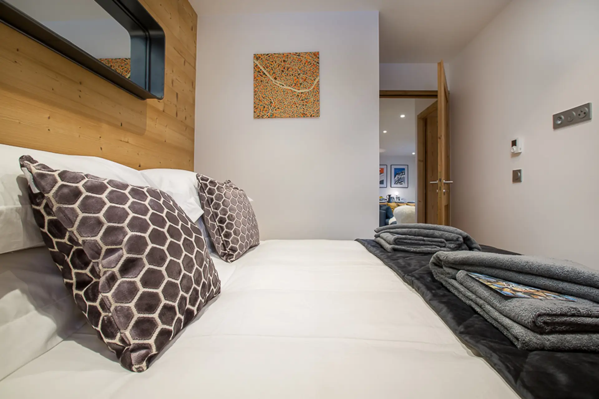 MM Carlina Apt Small 10
