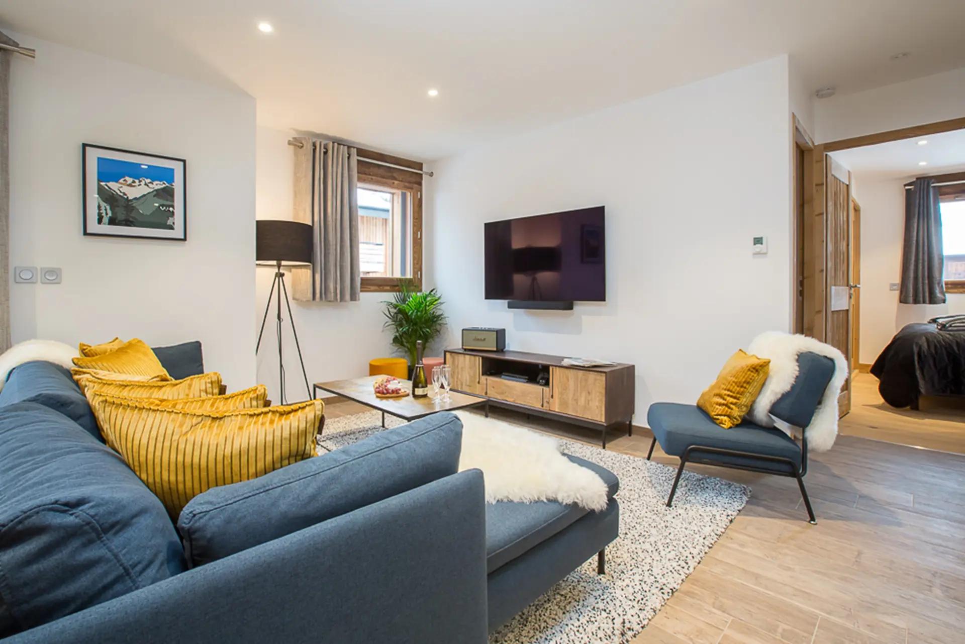 MM Carlina Apt Small 28