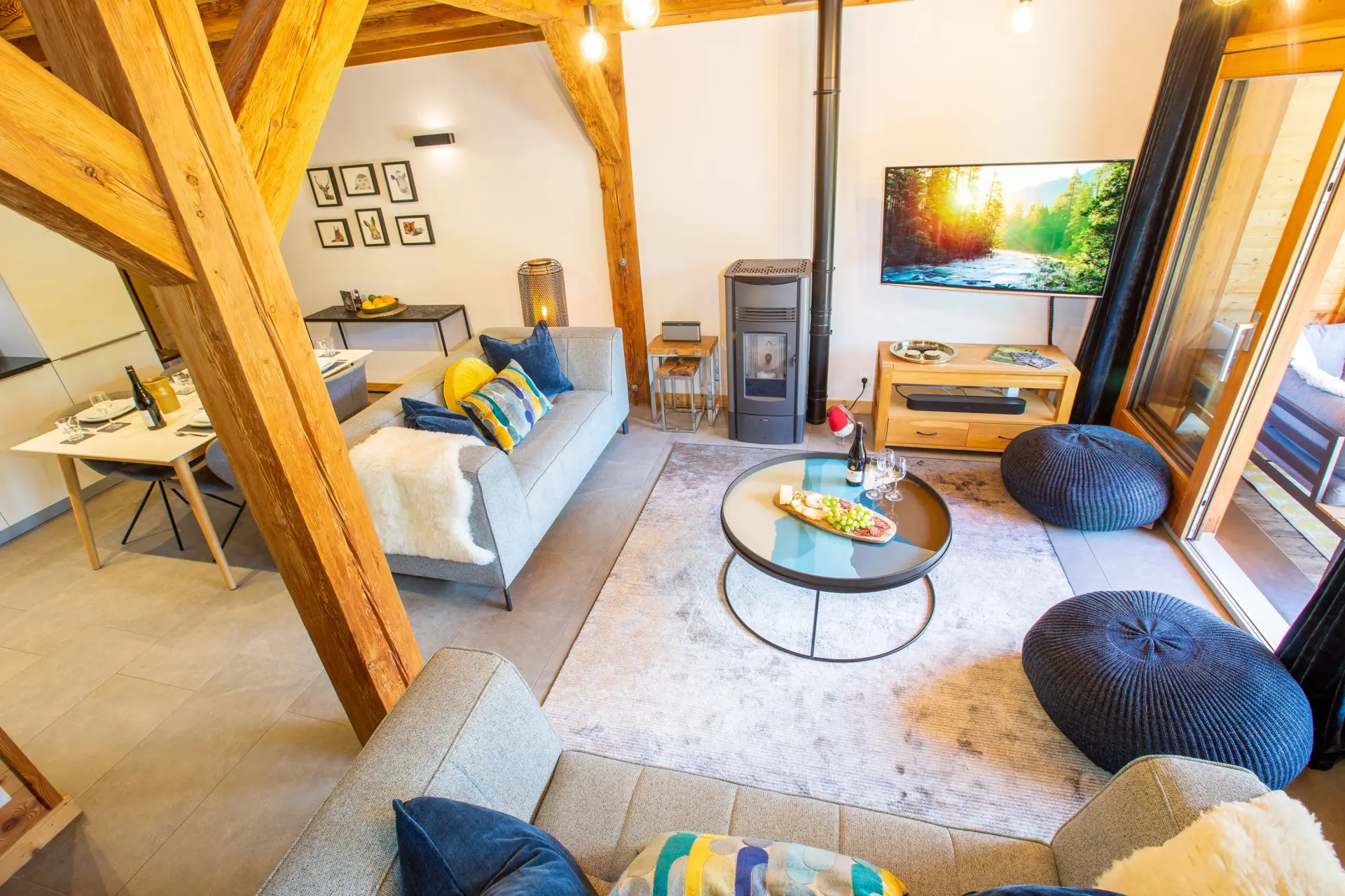 MM Petit Chalet Robin Outside And Living 22