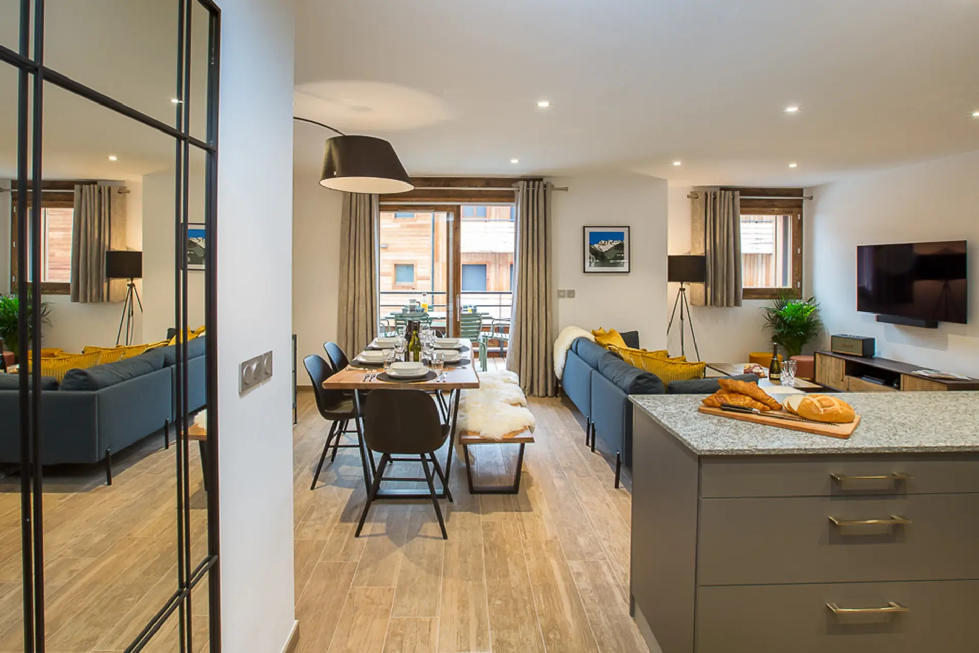 MM Carlina Apt Small 19